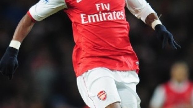 Алекс Сонг: Трябва да спечелим някой трофей, за да задържим Сеск