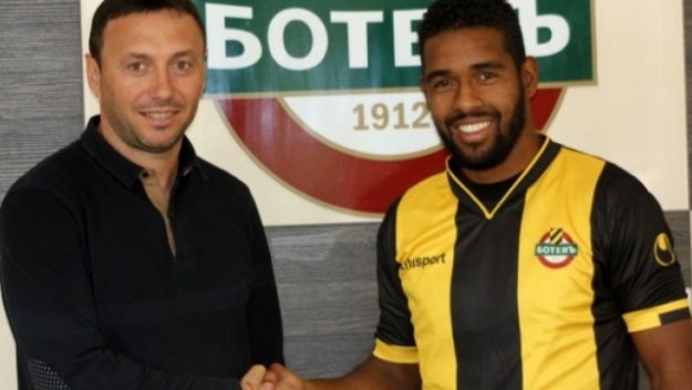 Турци пожелаха играч на Ботев