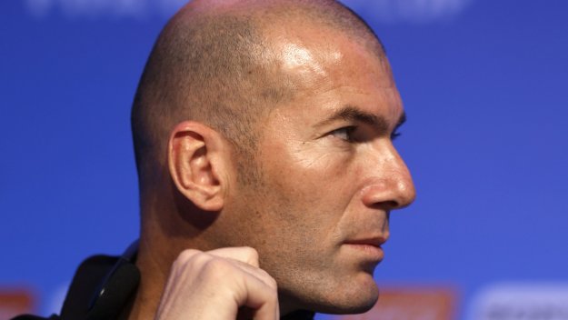 Зидан взима 3 пъти по-малко от помощника на Жозе