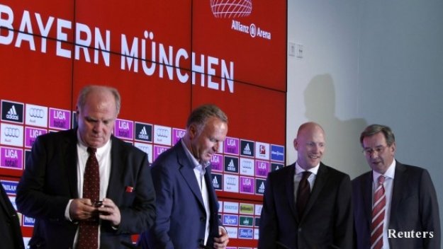 Байерн Мюнхен плува в море от пари