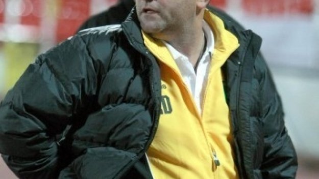 Джамбо отказа да хвърли оставка