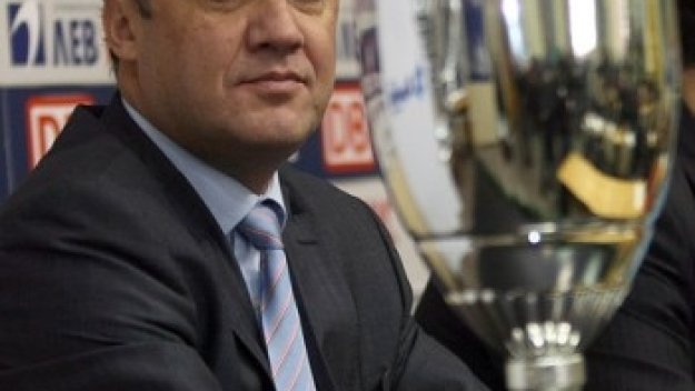 Боби Михайлов на крачка от Изпълкома на УЕФА