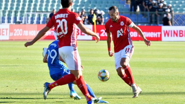Занев остава капитан на ЦСКА