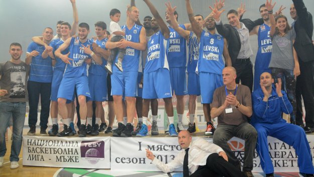 Левски детронира Лукойл Академик