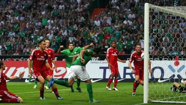 Писаро досъсипа Хамбургер