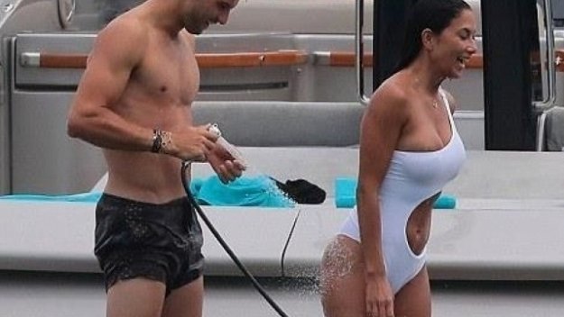 Ще му върви по вода? Дъжд отложи мача на Гришо