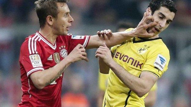 Замер: Рафиня искаше да намаже Мхитарян с крем по лицето