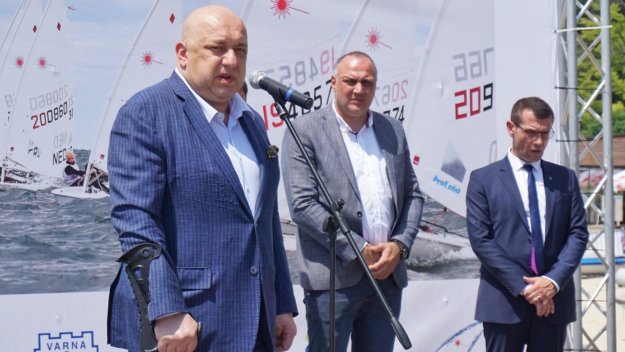 Красен Кралев: България ще има нов стадион, "Армията" ще се реновира