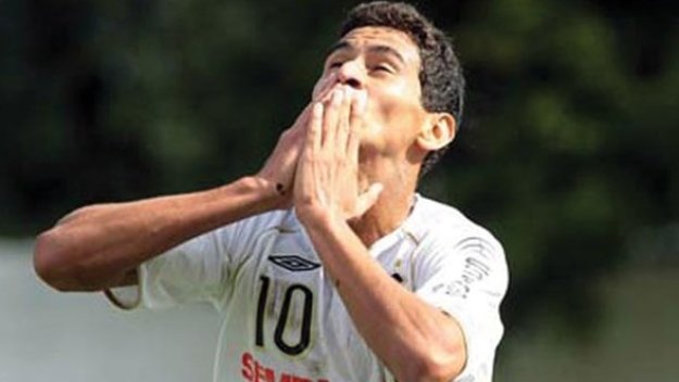 Интер дава 35 милиона евро за Гансо, Милан ги цака с 50