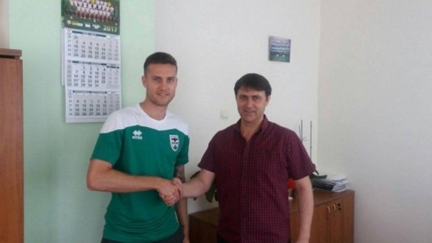 Не е за вярване: Бивш халф на Арсенал ще рита в Пирин