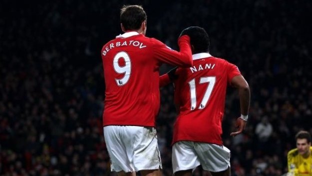 Гигс започва като титуляр срещу Барса. Нани, Берба и Скоулс - резерви