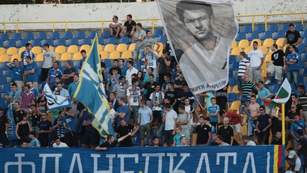 Съпругата на Гунди помага за сценария на филма за него