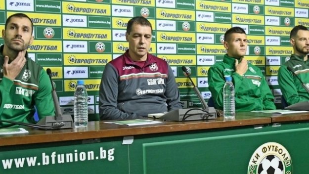 Хубчев сменя тактиката на "лъвовете" за мача с Беларус