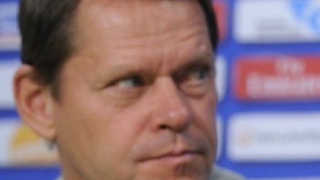 Арнесен ще купува още в Хамбургер