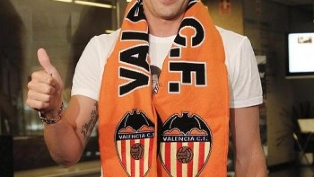 Валенсия купува и Серхио Каналес