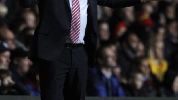 Алекс Маклийш: Никой от Ливърпул не се е свързвал с нас за Дарън Бент