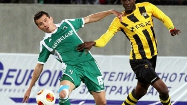 Ботев замразява беглеца Доре до 2017 година