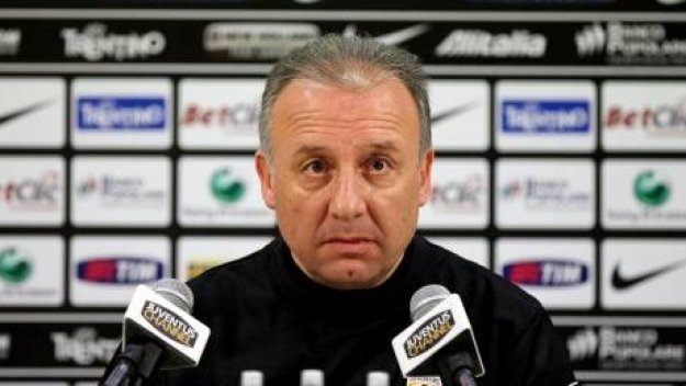 Не мога да живея със слухове, нехае Дзакерони