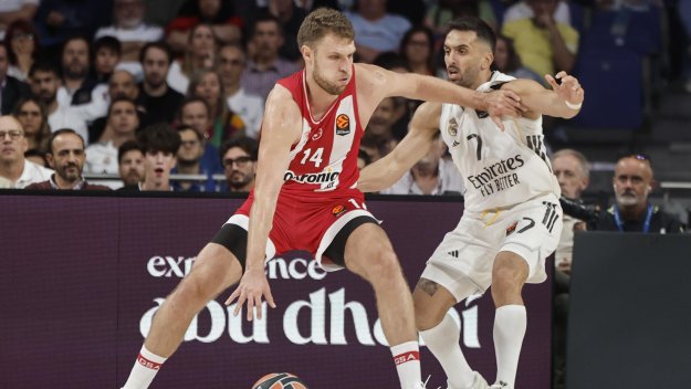 Везенков поведе Олимпиакос към победа в гръцкото първенство