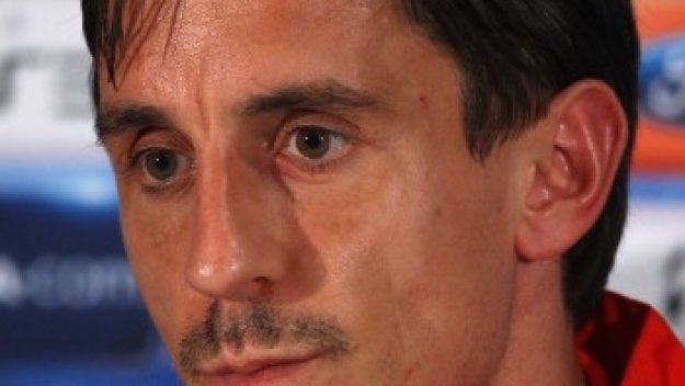 Гари Невил: Моуриньо ще трябва да изчака доста, за да замени сър Алекс