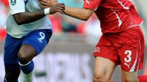 Ювентус преотстъпи Рето Циглер на Фенербахче