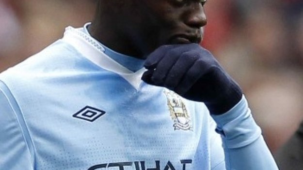 Балотели налита да бие приятелката си