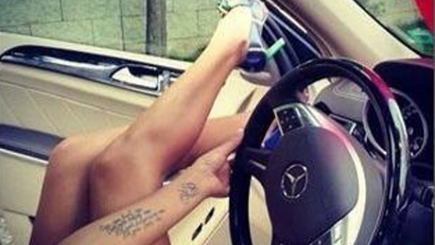 Валери Божинов глези Николета с нов джип Мерцедес