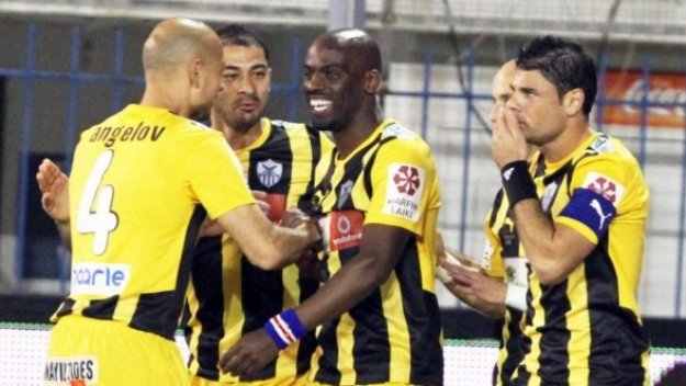 Мъри и Пелето срещу АЕК за купата на Кипър