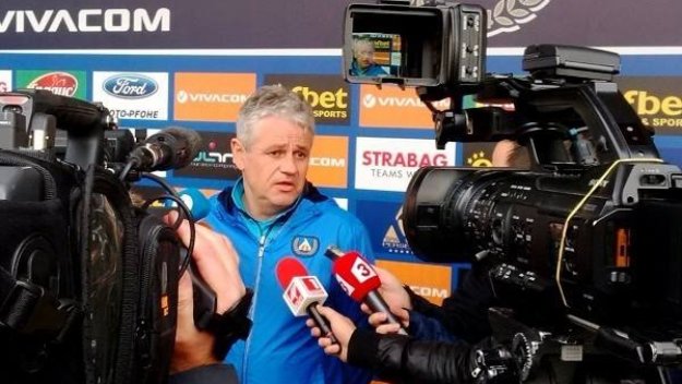Стойчо Стоев замеси Венгер и Фъргюсън за смяната си