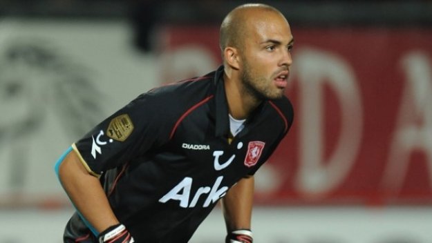 Ники Михайлов победи Станислав Манолев в българското дерби в Холандия