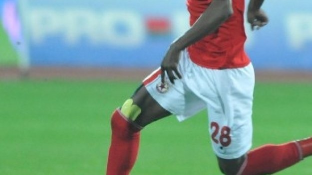 Маркиньос лекува контузия в басейна