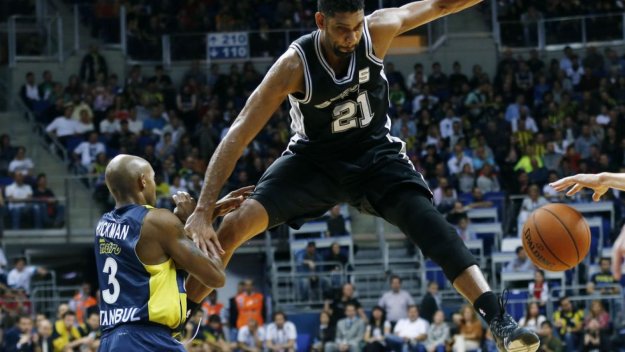 Сан Антонио триумфира в Истанбул