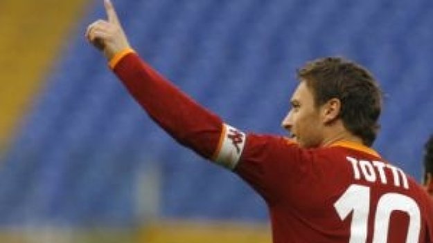 Рома само с гол преднина в полуфинала за Купата