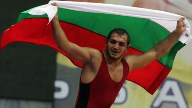 Сензационно - Мишо Ганев се завърна на тепиха с две победи