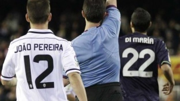 Пет червени картона в Реал през 2013-а