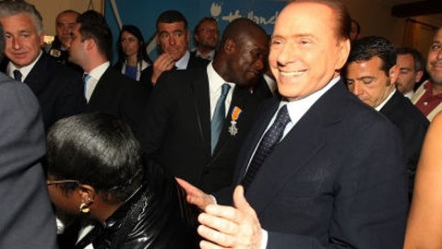 Берлускони: Ще продължа да правя подаръци за феновете