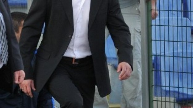 Гонзо: Сираков само вреди на Левски