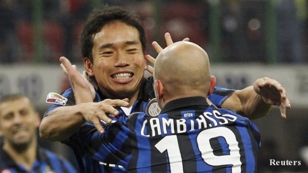 С четири греди и четири гола Интер отново спечели