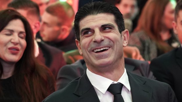 Гонзо ще жертва Кирил Котев, за да си запази заплатката