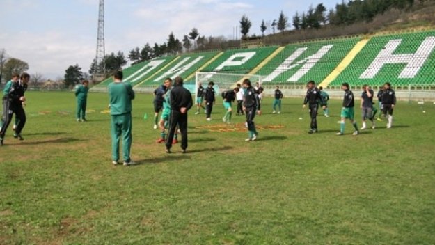 Само 10 милеят за Пирин