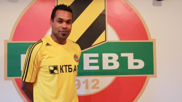 Сивард Спрокел ще напусне Ботев Пловдив