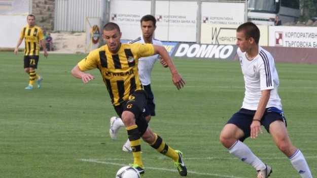 Без драми и глоби в Ботев