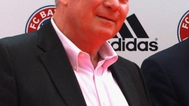 Ули Хьонес се разправи жестоко с ван Гаал