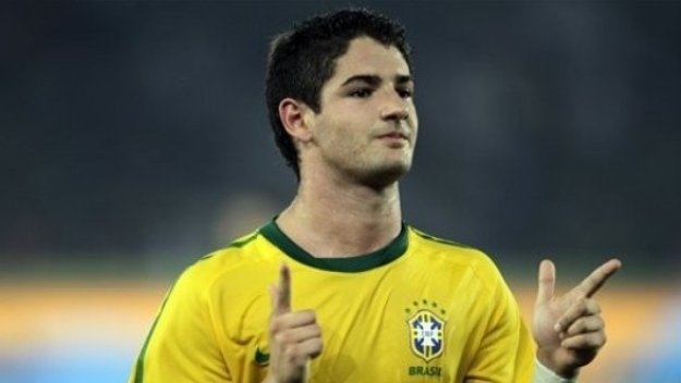 Пато се изсмя &quot;в лицето&quot; на Манчестър Сити