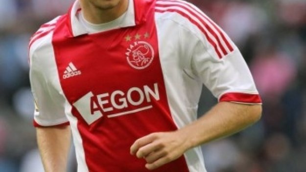 Милан иска млада звезда на Аякс