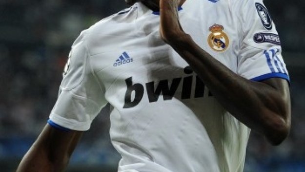 Лацио готви трансферен удар, иска да привлече Адебайор през лятото