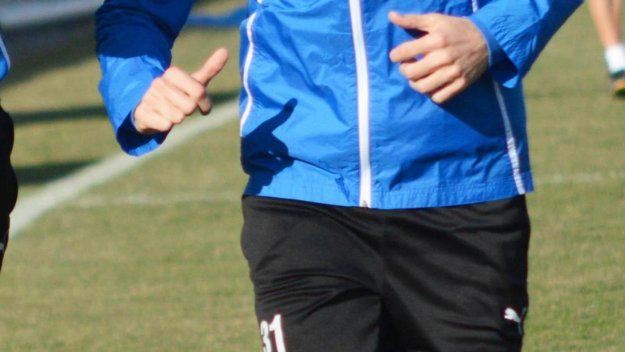 Нов проблем за Левски, Пламен Крумов е със счупена ръка