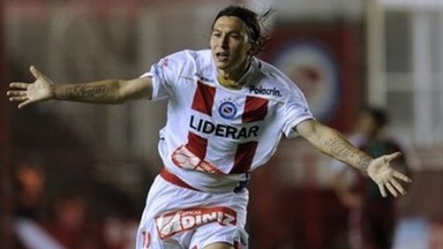 Аржентинец смая света с изпълнение на пряк свободен удар + ВИДЕО