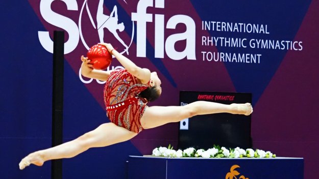 Дара Стоянова завоюва сребро на финала на обръч