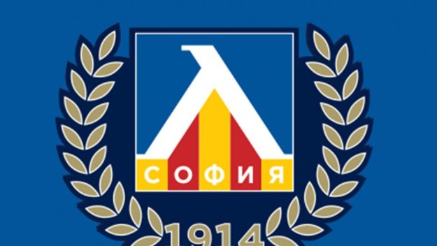 Сините показват новите екипи утре